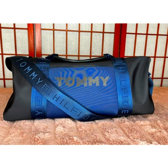 Tommy Hilfiger Weekender Bag